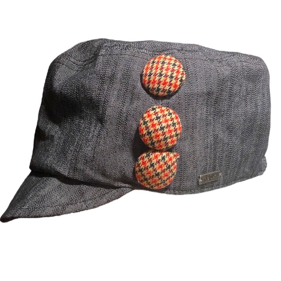 Delux cotton cap with plaid buttons - Picture 1 of 7